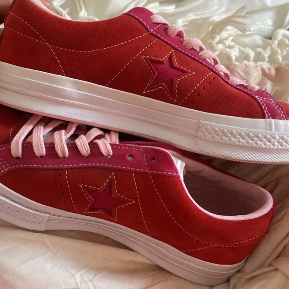 Size 8 Men limited edition Converse - Picture 4 of 4